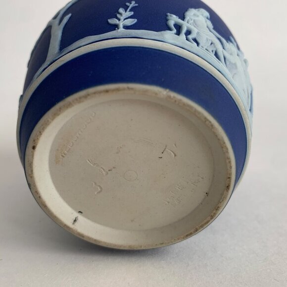 Wedgewood Jasperware Cobalt Creamer Pitcher *HAS REPAIRS* - Picture 6 of 7